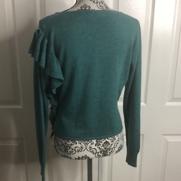 John And Jenn Boxy Green Ruffle Sweater XS - Picture 5 of 7